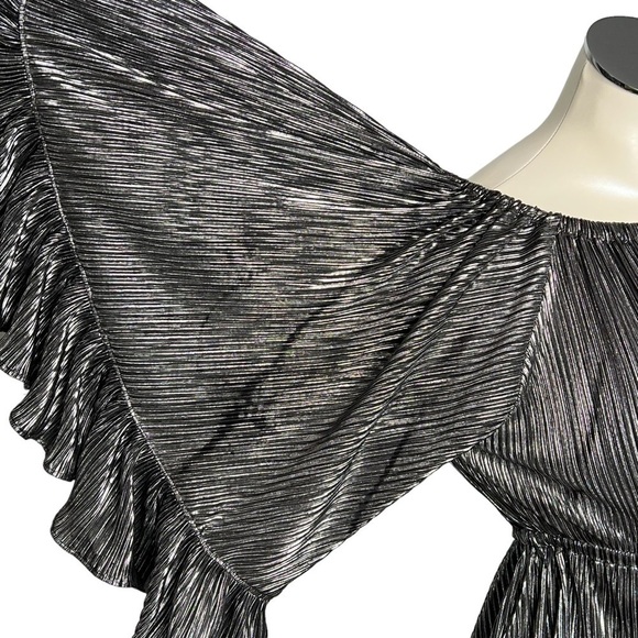 SAN JOY Silver Black Metallic Off The Shoulder Pleated Romper Size S - Picture 16 of 16